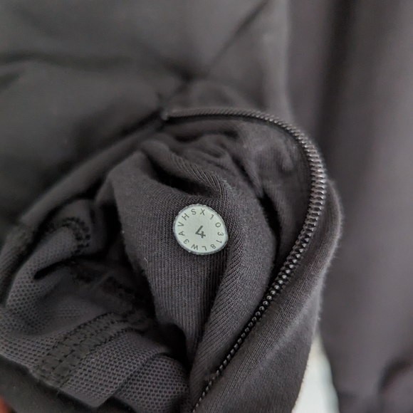 Lululemon Twisted & Tucked Pullover in Black Size 4 - Picture 5 of 7